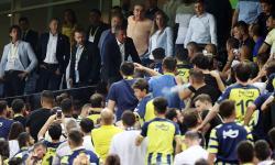 Fenerbahçe Başkanı Ali Koç bir kez daha taraftarlarla tartıştı