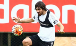 Veli Kavlak futbolu bıraktığını açıkladı