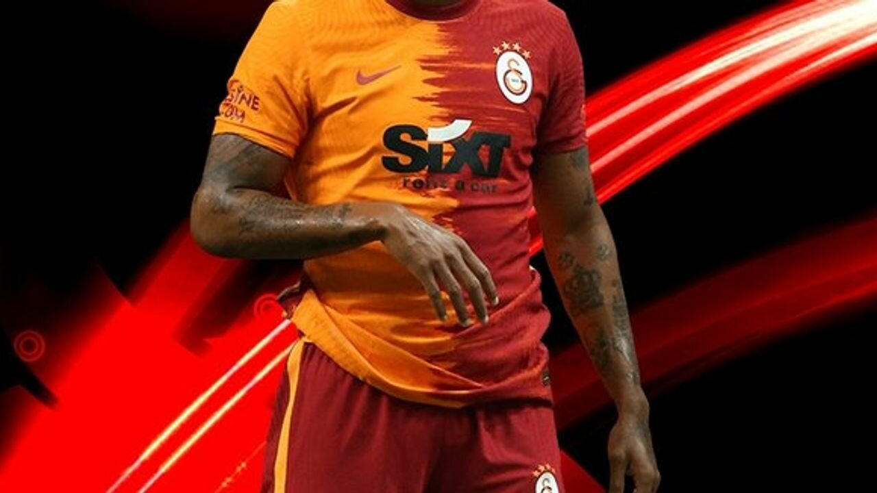 Büyük Ümitlerle Geldi! Forma Verilmeyince Küstü!