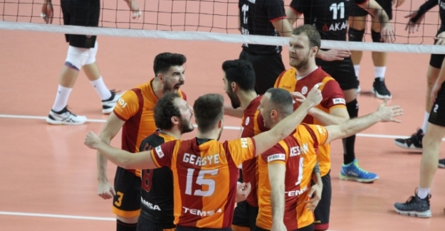 Galatasaray, ikinci yarıya galibiyetle başladı!
