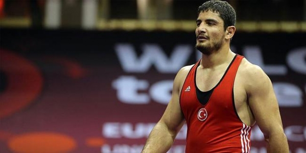 Taha Akgül finalde !