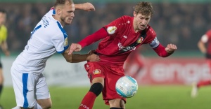 Bayer Leverkusen'i Türk antrenörü yıktı!!