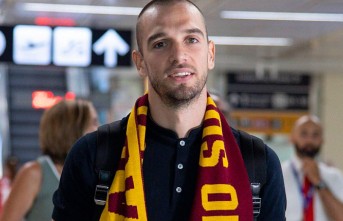 Roma Pau Lopez'i transfer etti