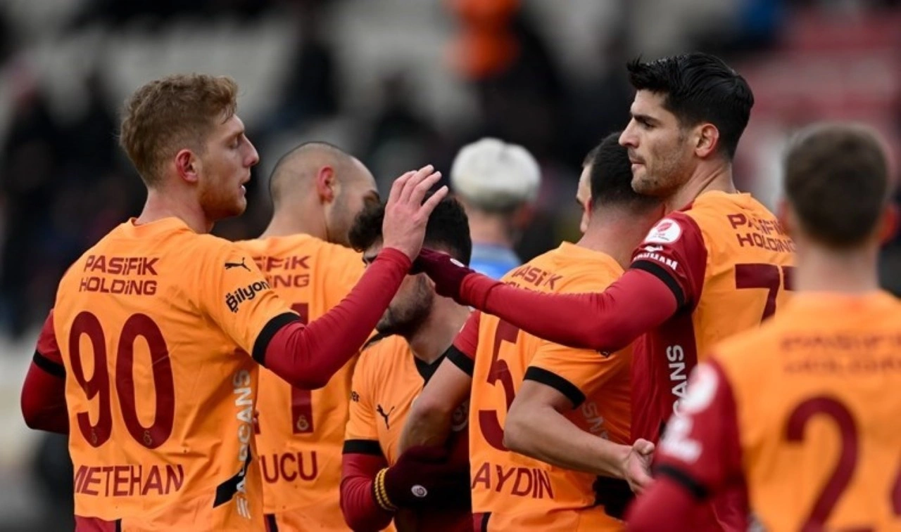 Galatasaray’da sürpriz transferi bitmiyor! Kadroya alınmadı