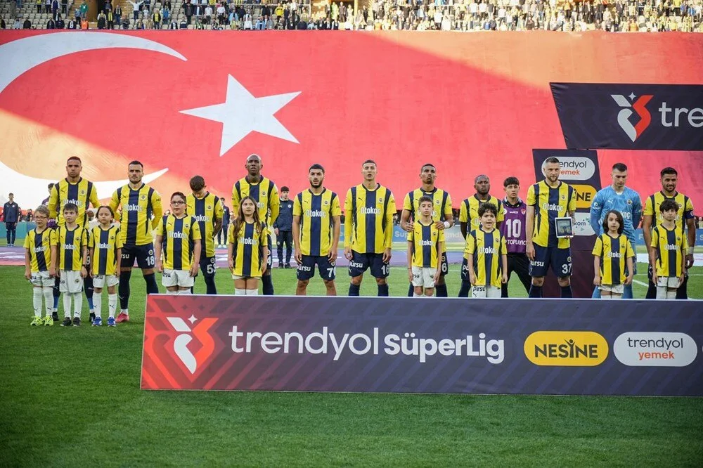 Robin van Persie’den Fenerbahçe’nin yıldızına kanca taktı! 17 Milyon Euroluk Hamle
