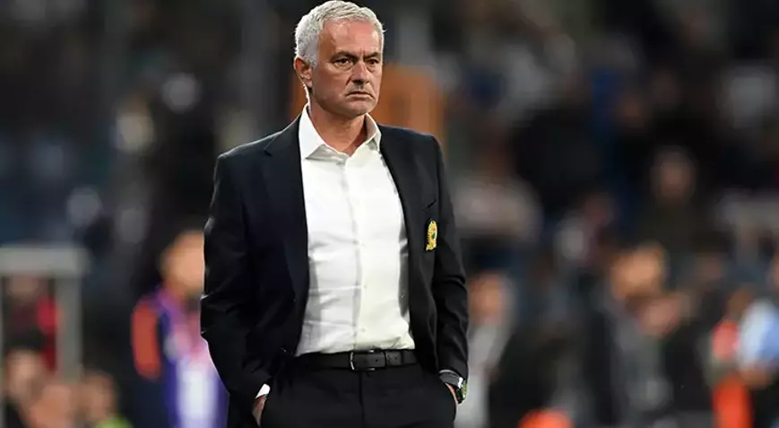 Son dakika Mourinho İstanbul’dan ayrıldı! Transfer görüşmesi yapmaya gitti