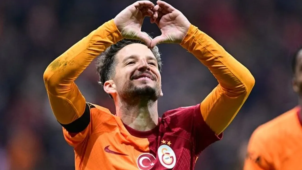Dries Mertens futbolu bıraktı